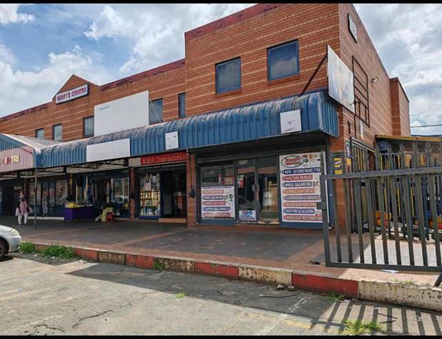 BUSINESS FOR SALE IN LENASIA EXT 1